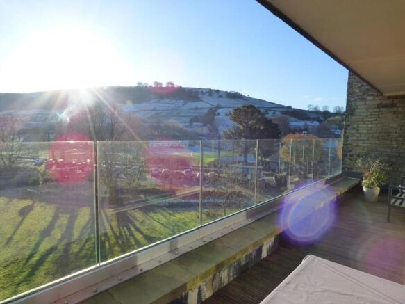 3 bed Penthouse to rent Image 6
