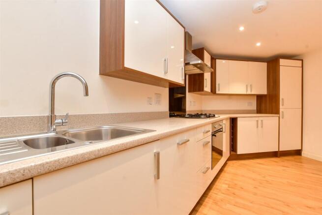 Kitchen / Lounge