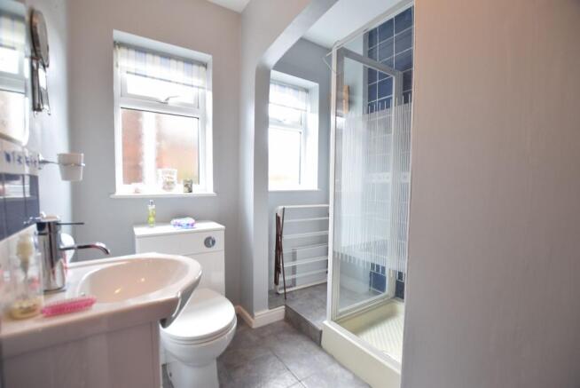 SHOWER ROOM