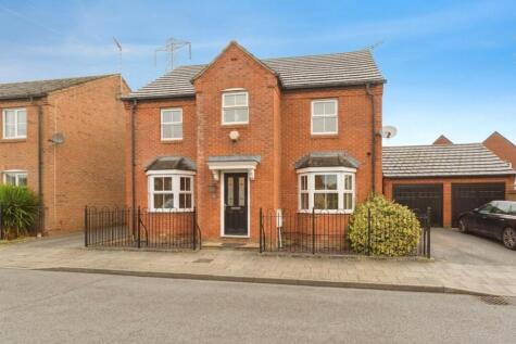 Fairford Leys Way, AYLESBURY, Buckinghamshire, HP19
