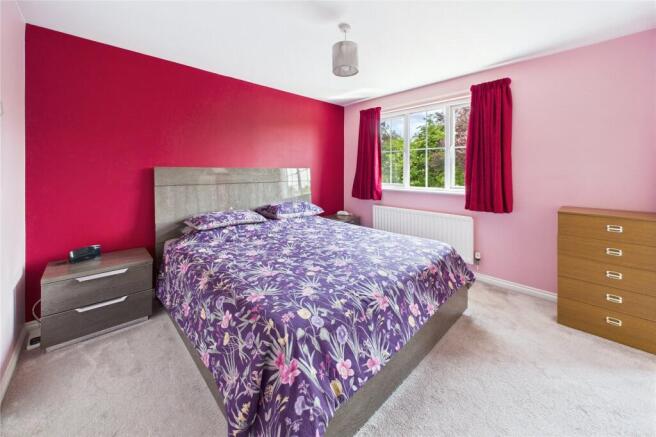 4 bed Detached for sale Image 11