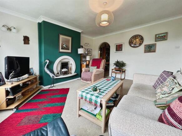 3 bed Semi-Detached for sale Image 4