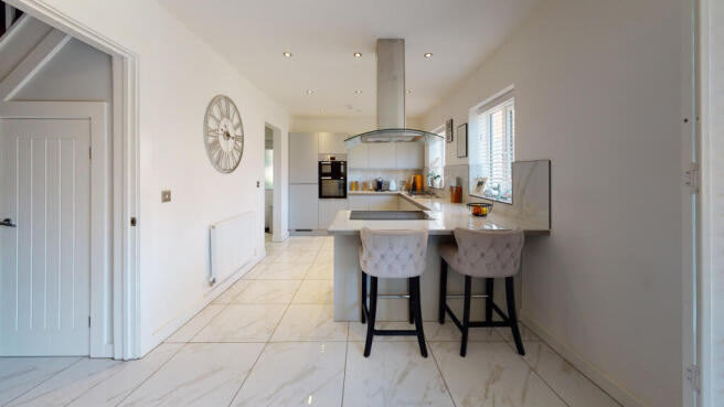 4 bed Detached for sale Image 8