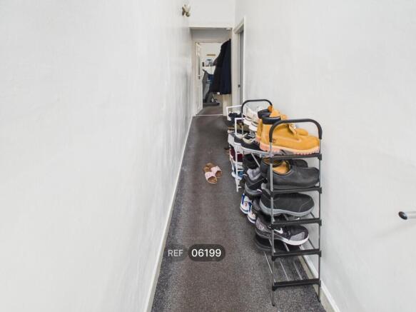 2 bed Terraced to rent Image 7