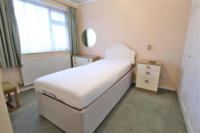 Bedroom 1.jpg