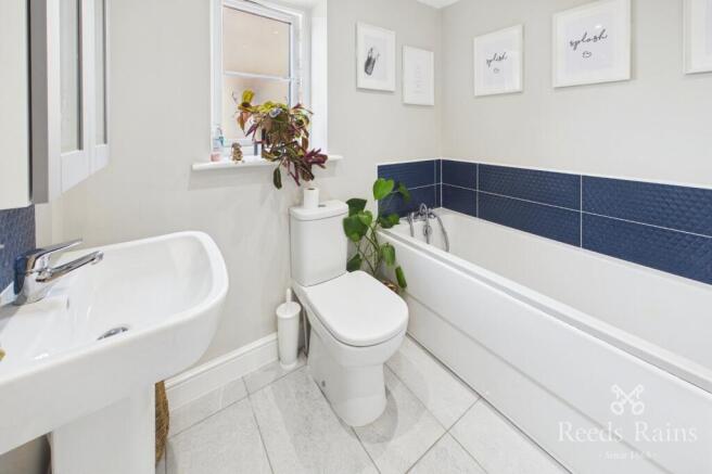 3 bed Semi-Detached for sale Image 12