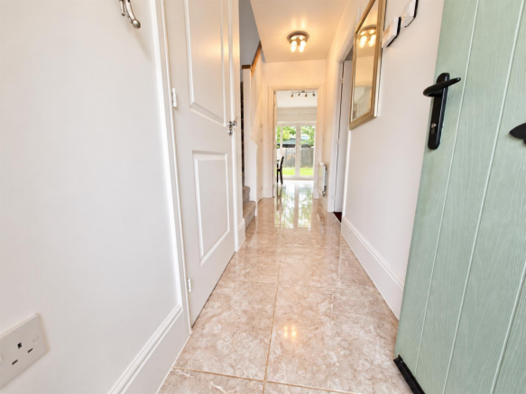 Thorpe Road, Earls Barton, NN6 photo 2