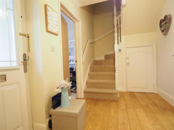 Entrance Hall 081