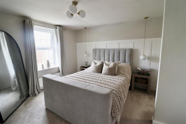 4 bed Detached for sale Image 12