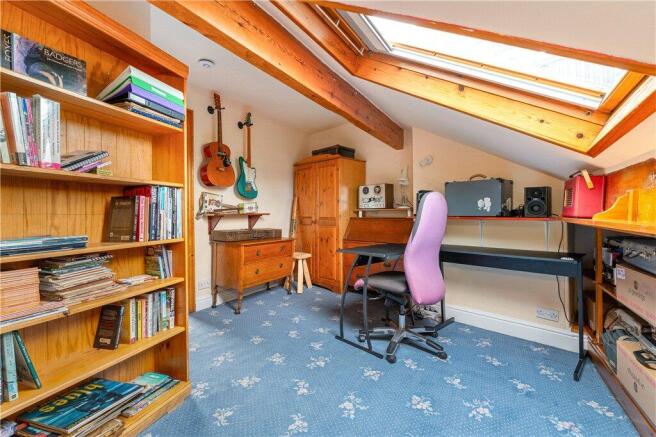 3 bed Terraced for sale Image 11