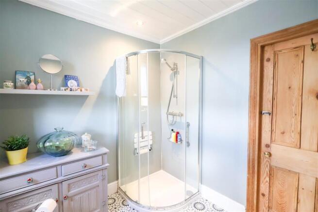 2 bed Semi-Detached for sale Image 11
