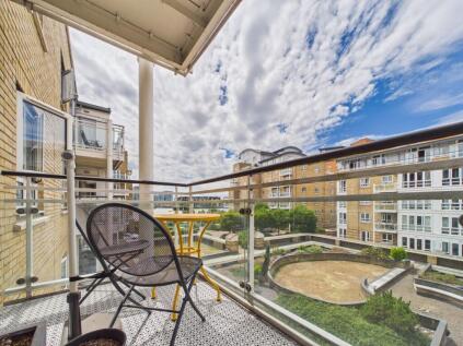 St. Davids Square, London, E14