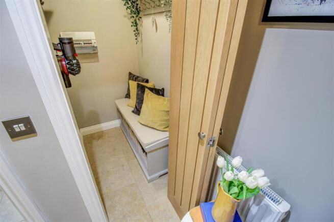 4 bed Detached for sale Image 7