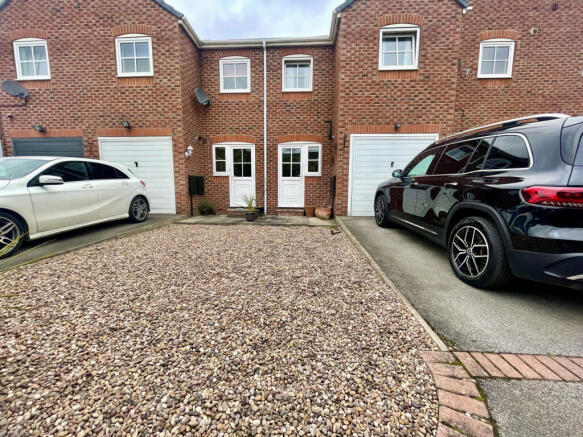 2 bed Town House to rent Image 9