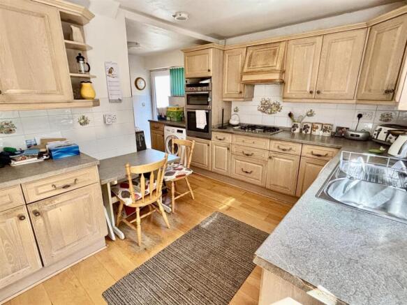 Kitchen/Breakfast Room