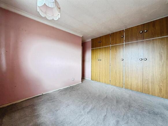 3 bed Semi-Detached for sale Image 8