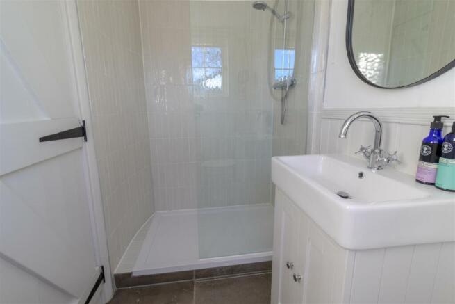 GROUND FLOOR SHOWER ROOM AND W/C pic 2
