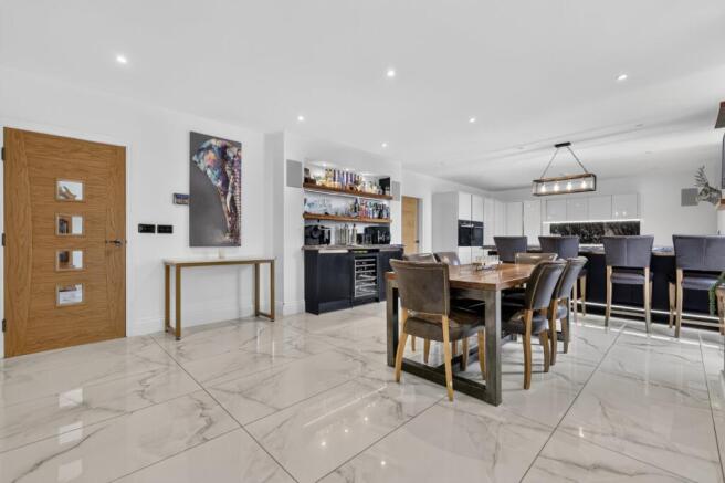 8 bed Detached for sale Image 7