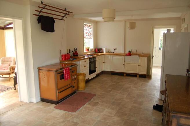 Kitchen 1.JPG