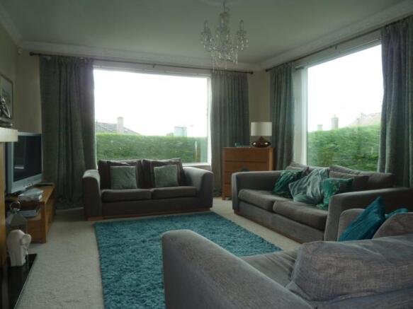 20 Cults Avenue - Lounge