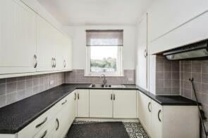 1, Lonlas Avenue, Lonlas SA10 6RT