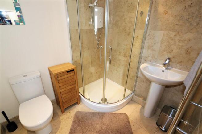 GROUND FLOOR SHOWER ROOM