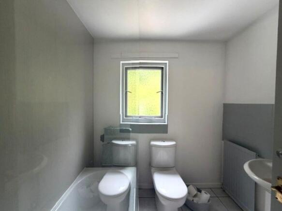 3 bed Semi-Detached for sale Image 12