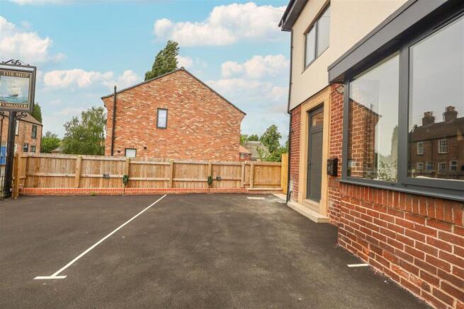2 bed Apartment for sale Image 5