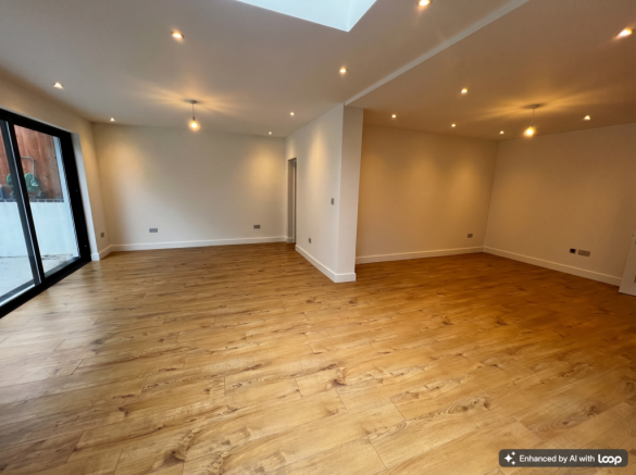 Donnington Road, Worcester Park, KT4 8EN photo 3