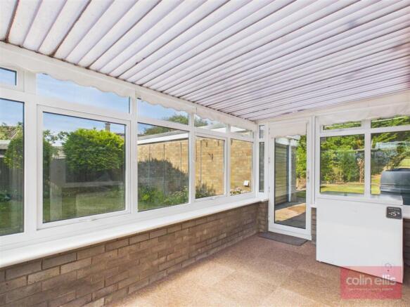 2 bed Semi-Detached Bungalow for sale Image 11