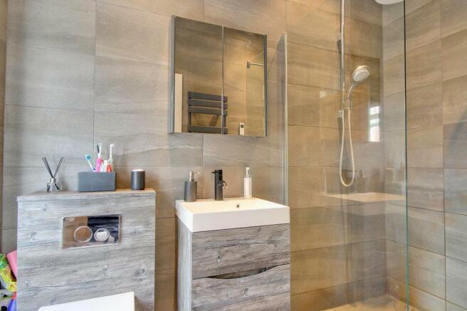 En suite Shower room