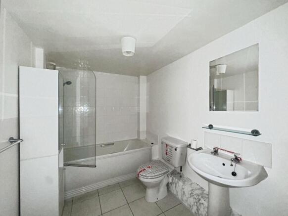 2 bed Apartment for sale Image 8