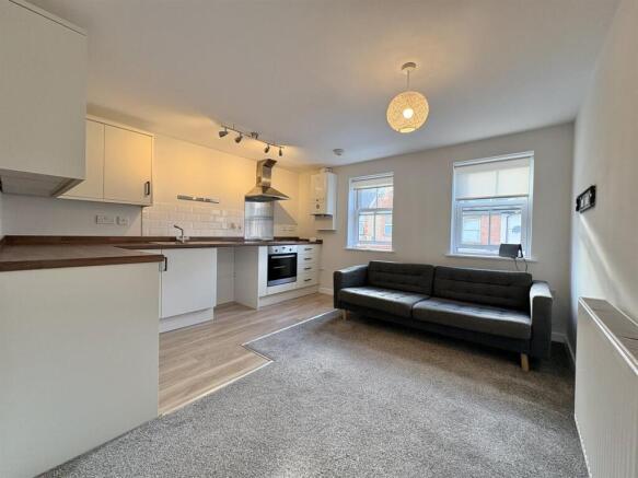 Lounge/Kitchen