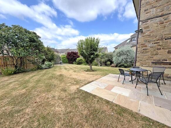 2 bed Flat for sale Image 10