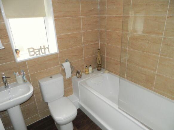 FAMILY BATHROOM