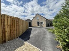Low Gate Bungalow, Park Lane, Queensbury, Bradford BD13 1QH