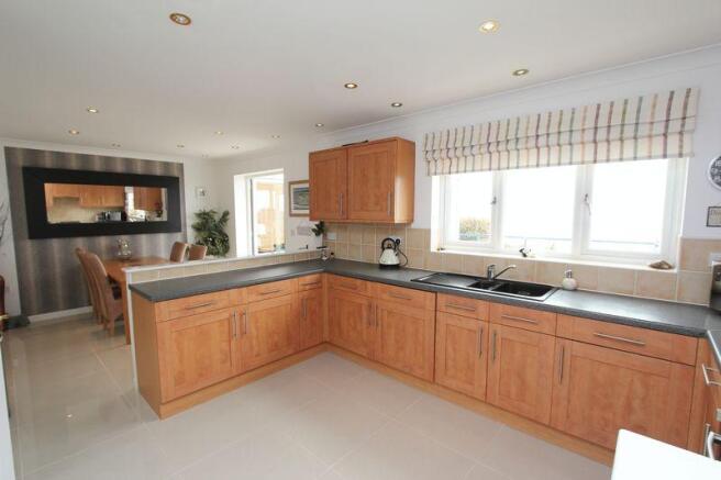Kitchen/Dining...