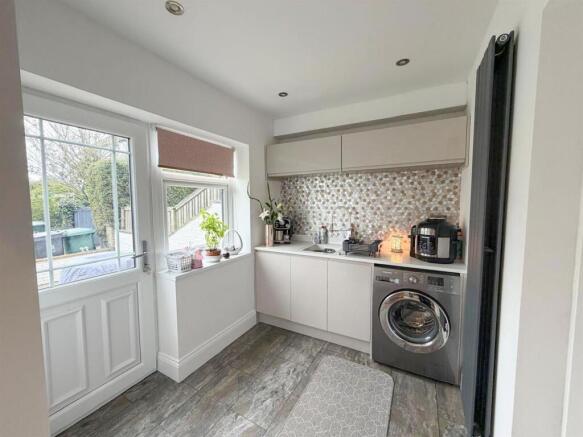 3 bed semi-detached house, Silsden 7