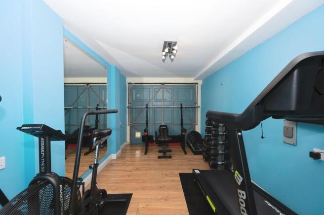 Garage/Gym