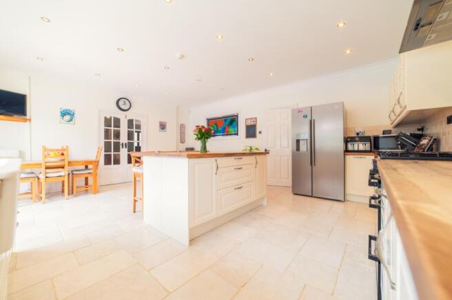 Call 02920 454555 to secure your viewing_19