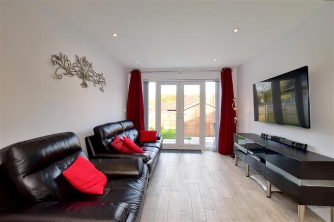 Lounge/ Dining Area