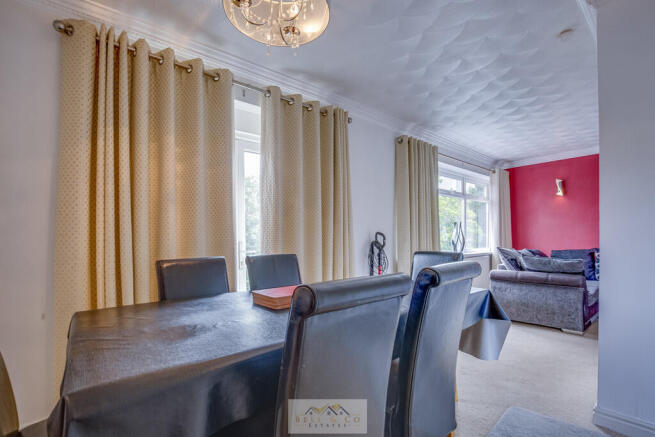 4 bed Detached Bungalow for sale Image 7