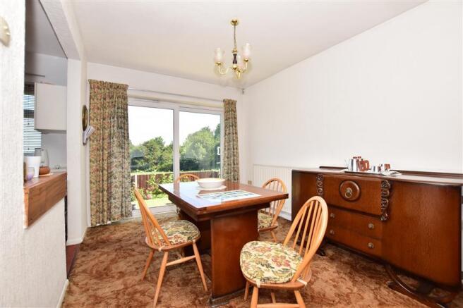 Lounge/Dining Area