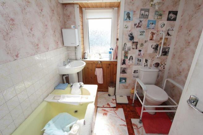 1st Floor Bath...