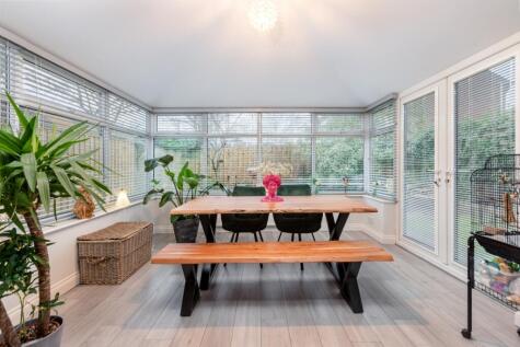 St. Nicholas Drive, Richmond