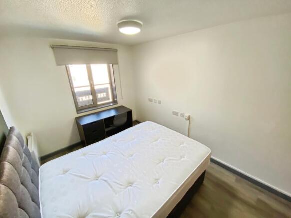 1 bed Apartment to rent Image 9