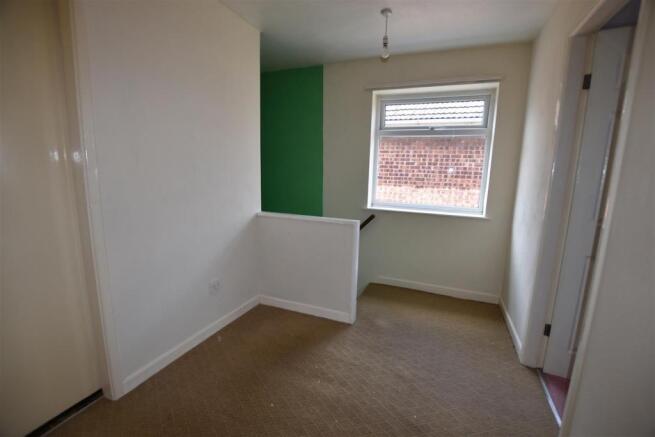 FIRST FLOOR LANDING