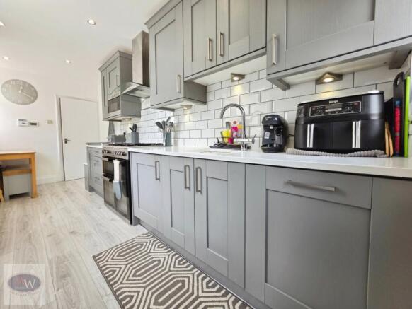 3 bed Semi-Detached for sale Image 9