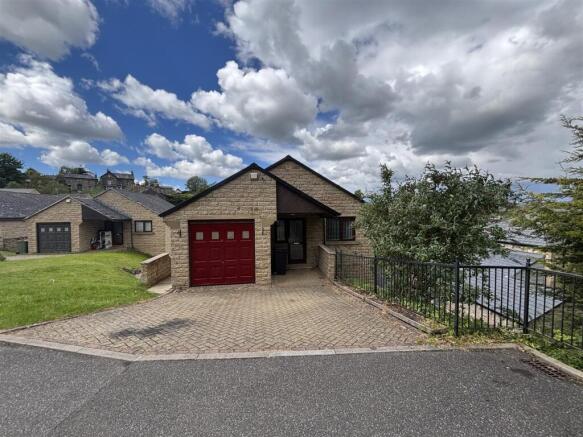 5 bed Detached for sale Image 6