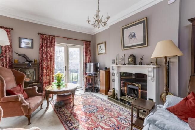 3 bed Town House for sale Image 9